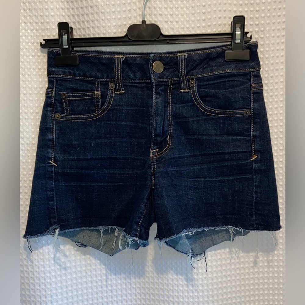Women’s AMERICAN‎ EAGLE dark blue wash cut off Jean shorts size 4